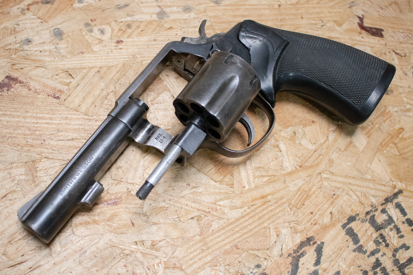 SMITH AND WESSON Model 10-6 38 Special Police Trade-In Revolvers with Heavy Barrel and Rubber Grips